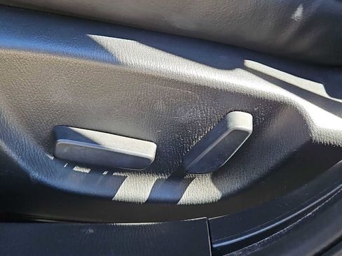 Used 2018 MAZDA MAZDA3 Touring image 17