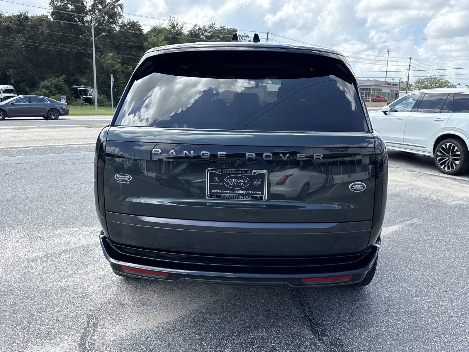 Used 2023 Land Rover Range Rover SE AWD/4WD image 4