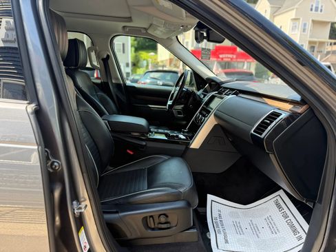 Used 2018 Land Rover Discovery HSE Luxury AWD/4WD image 15
