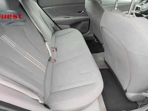 Used 2022 Hyundai Elantra SEL FWD image 16