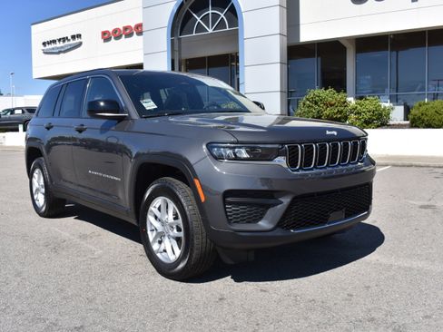 New 2026 Jeep Grand Cherokee Laredo X RWD image 3