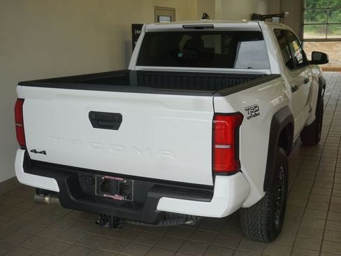 Certified 2025 Toyota Tacoma TRD Off-Road AWD/4WD image 13