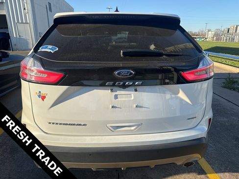 Used 2022 Ford Edge Titanium image 4