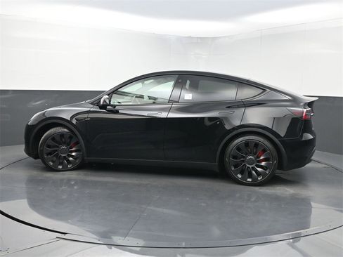 Used 2022 Tesla Model Y Performance image 39
