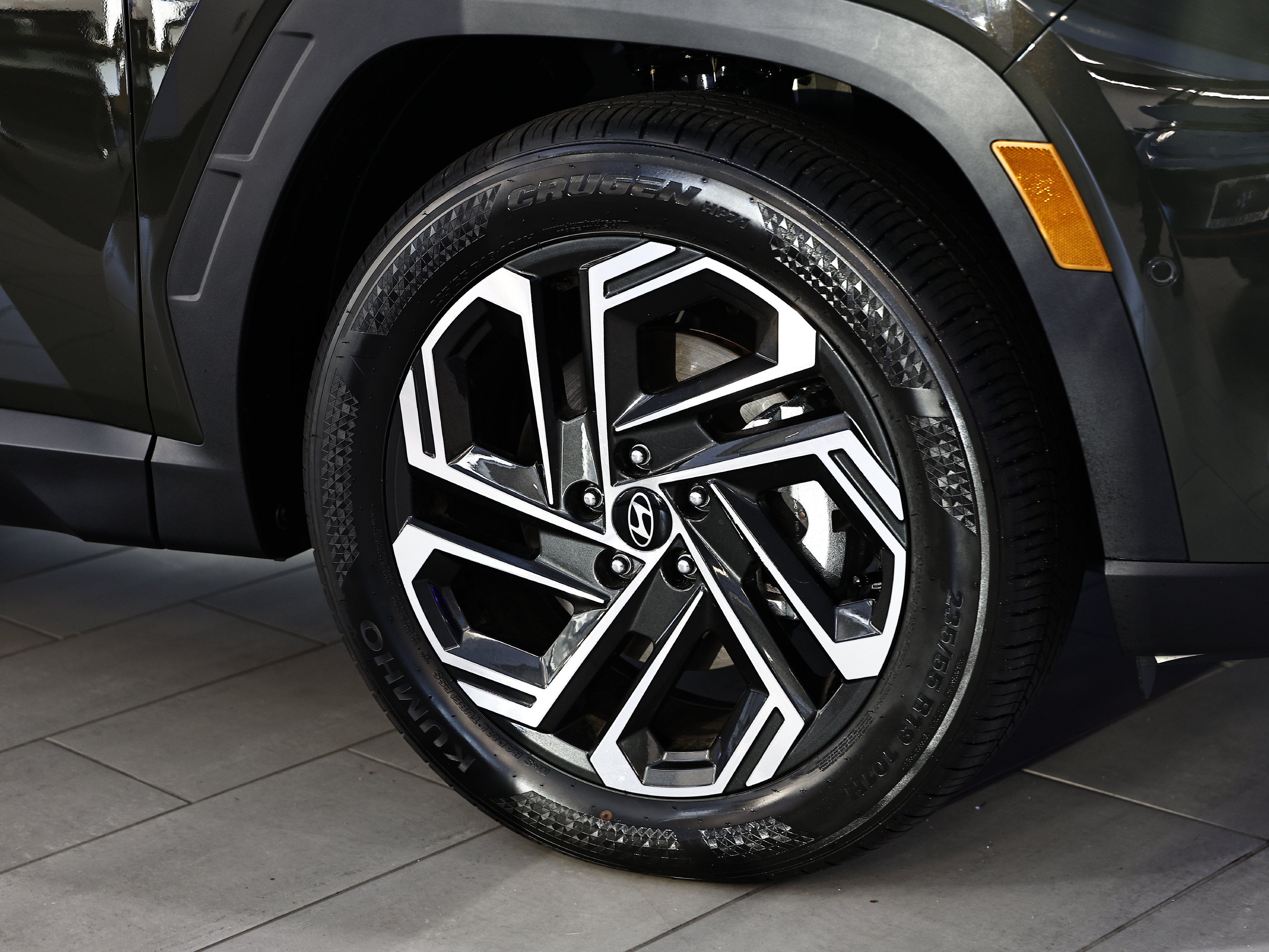 New 2026 Hyundai Tucson Limited FWD image 4