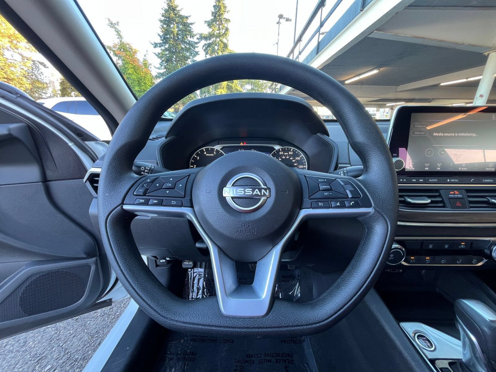 Used 2025 Nissan Altima 2.5 SV FWD image 28