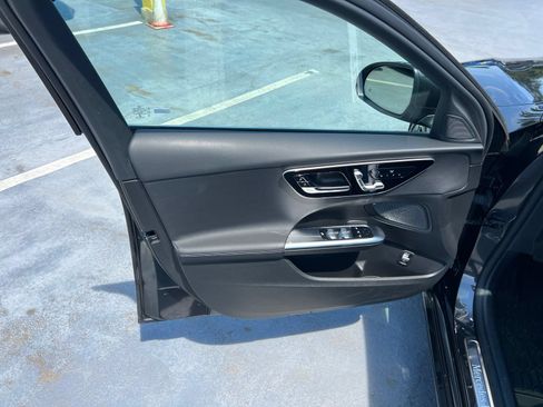 Used 2023 Mercedes-Benz C 300 4MATIC Sedan image 11