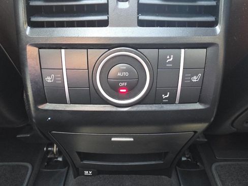 Used 2013 Mercedes-Benz ML 63 AMG 4MATIC image 35