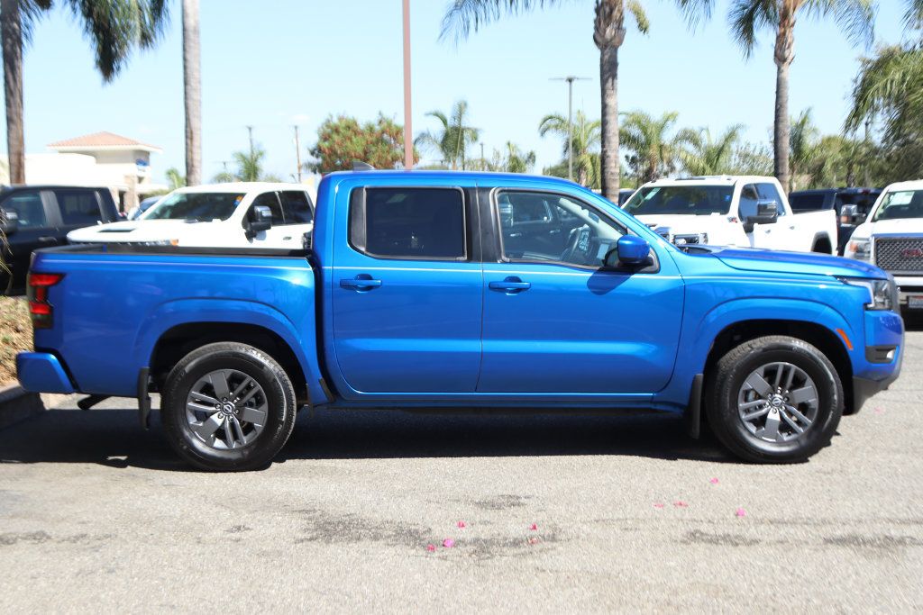 Used 2025 Nissan Frontier SV RWD image 11