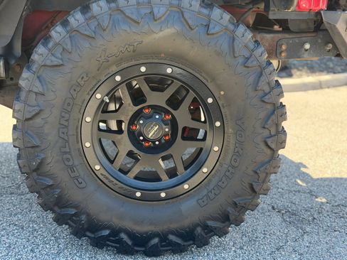 Used 2014 Jeep Wrangler Unlimited Rubicon w/ Connectivity Group AWD/4WD image 24