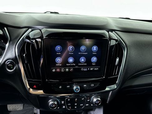 Used 2023 Chevrolet Traverse LT FWD image 14