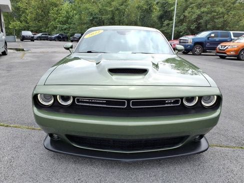 Used 2022 Dodge Challenger GT RWD image 2