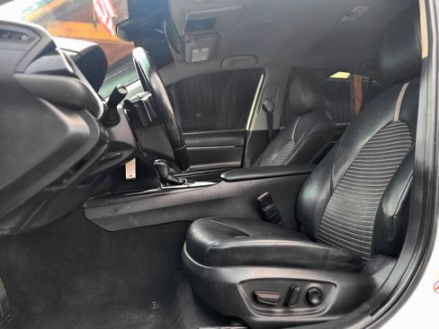 Used 2019 Toyota Camry SE FWD image 12