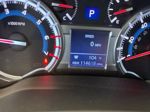 Used 2018 Toyota 4Runner Limited AWD/4WD image 11