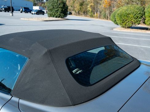 Used 2006 Chevrolet Corvette Convertible w/ Preferred Equipment Group RWD image 23