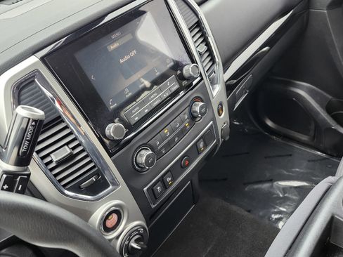 Used 2021 Nissan Titan SV w/ Accessory Utility Package image 27