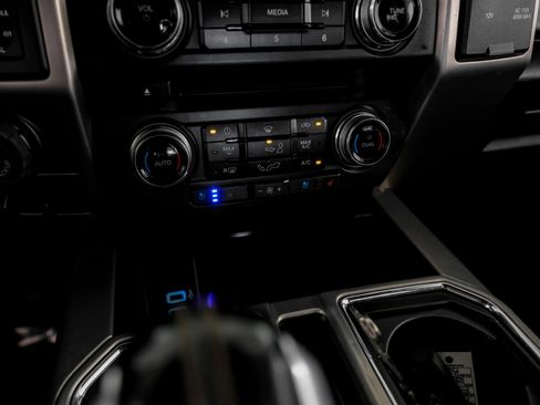 Used 2018 Ford F150 Platinum w/ Equipment Group 701A Luxury AWD/4WD image 21