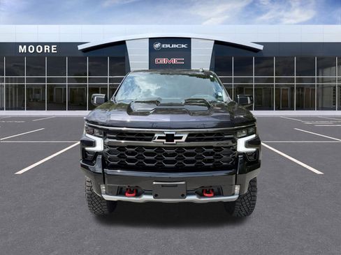 Used 2022 Chevrolet Silverado 1500 ZR2 w/ Technology Package AWD/4WD image 8