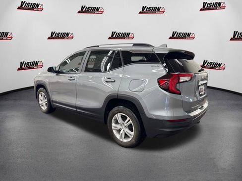 Used 2024 GMC Terrain SLE w/ Driver Convenience Package image 7