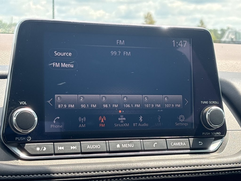 Used 2023 Nissan Rogue SV FWD image 18