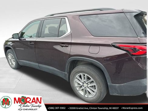 Used 2023 Chevrolet Traverse LT FWD image 4
