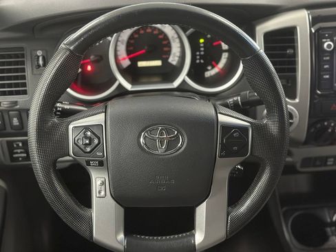 Used 2014 Toyota Tacoma 4x4 Double Cab w/ TRD Off-Road Package image 4