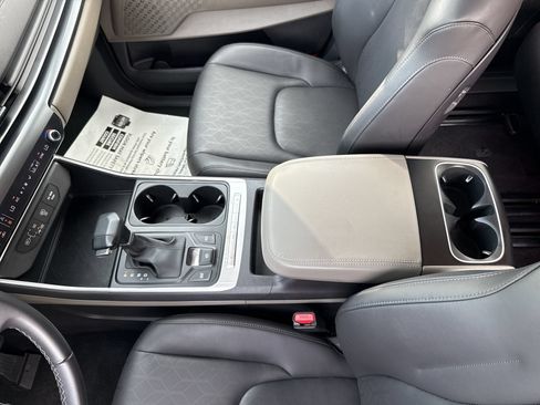 Used 2026 Kia Carnival FWD image 22
