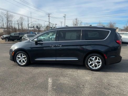 Used 2020 Chrysler Pacifica Limited image 5