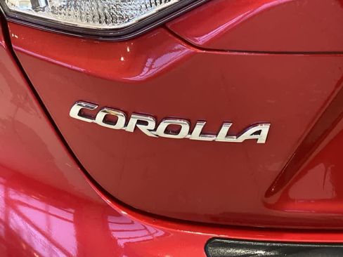 Used 2020 Toyota Corolla LE image 11
