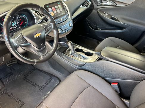 Used 2018 Chevrolet Malibu LT FWD image 11