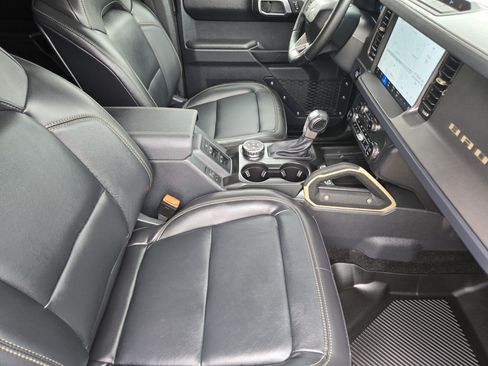Used 2025 Ford Bronco Badlands AWD/4WD image 10