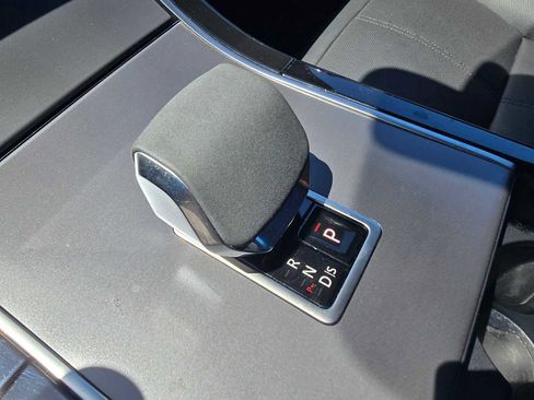 Certified 2025 Land Rover Range Rover Velar Dynamic SE image 30