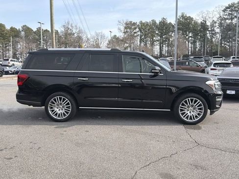 Used 2022 Ford Expedition Max Limited image 8