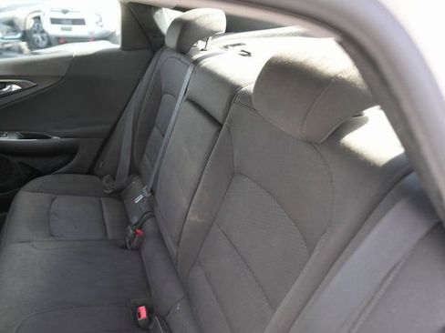 Used 2018 Chevrolet Malibu LT image 13
