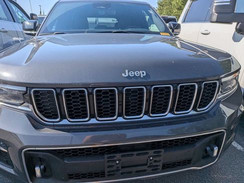 Used 2024 Jeep Grand Cherokee Overland w/ Luxury Tech Group IV AWD/4WD image 15