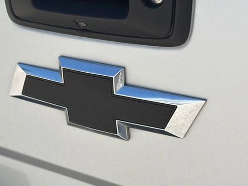 Used 2017 Chevrolet Silverado 1500 Custom w/ Custom Convenience Package RWD image 14