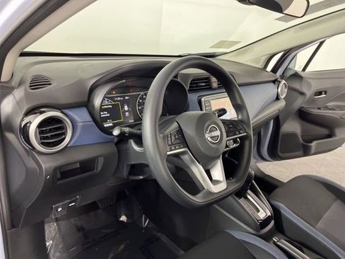 New 2025 Nissan Versa SV w/ Trunk Package image 19