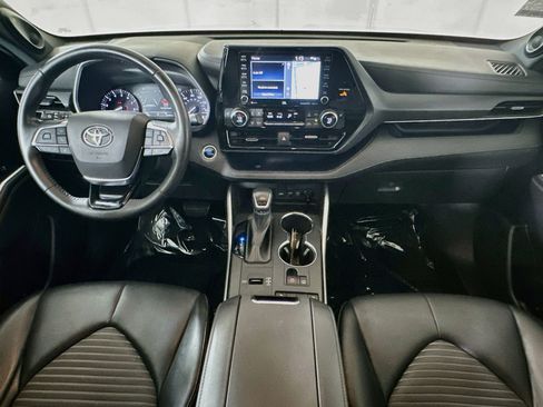 Used 2021 Toyota Highlander XSE FWD image 27