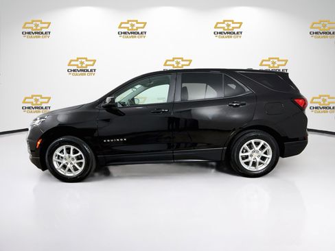Used 2023 Chevrolet Equinox LS w/ LS Convenience Package FWD image 5