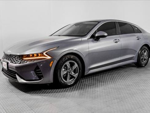 Used 2022 Kia K5 LXS FWD image 2