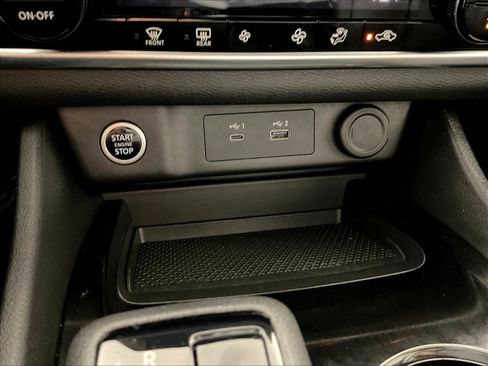 Used 2023 Nissan Rogue SV AWD/4WD image 16