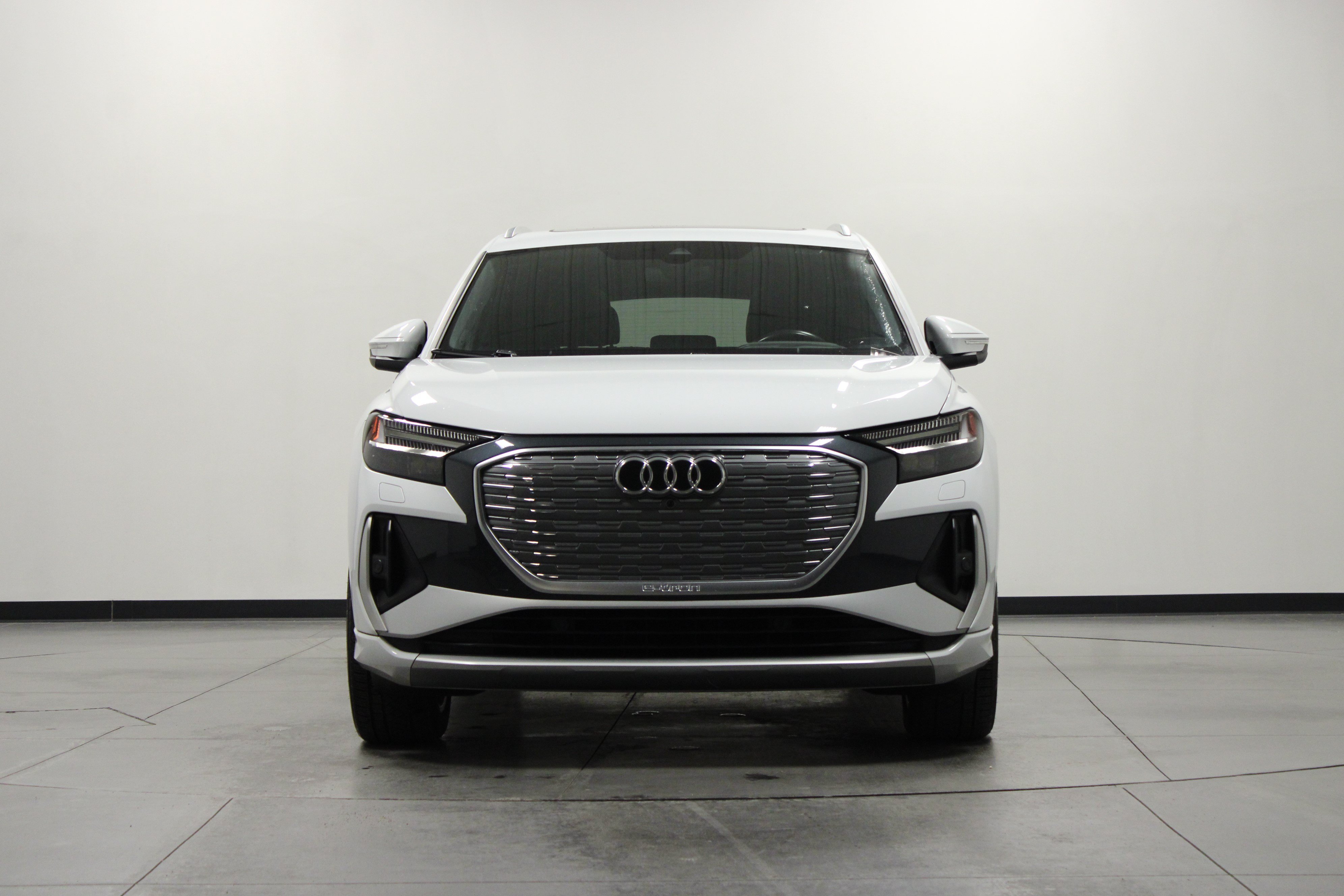 Used 2023 Audi Q4 e-tron Prestige w/ 20" Wheel Package AWD/4WD image 9