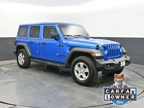 Used 2022 Jeep Wrangler Unlimited Sport w/ Sun And Sound Package AWD/4WD image 9