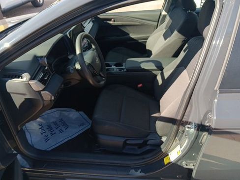 Used 2025 Toyota Camry LE image 21
