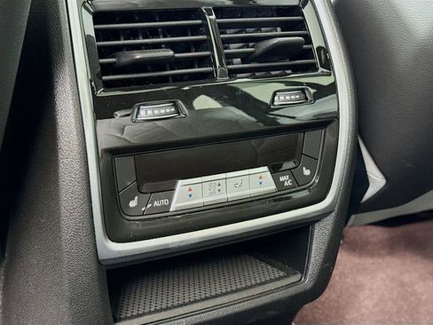 Used 2025 BMW X5 xDrive40i w/ M Sport Package image 27