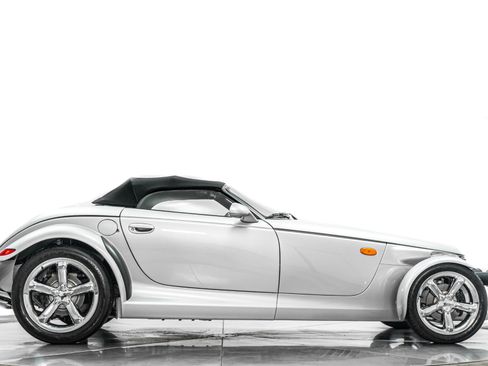Used 2000 Plymouth Prowler image 16