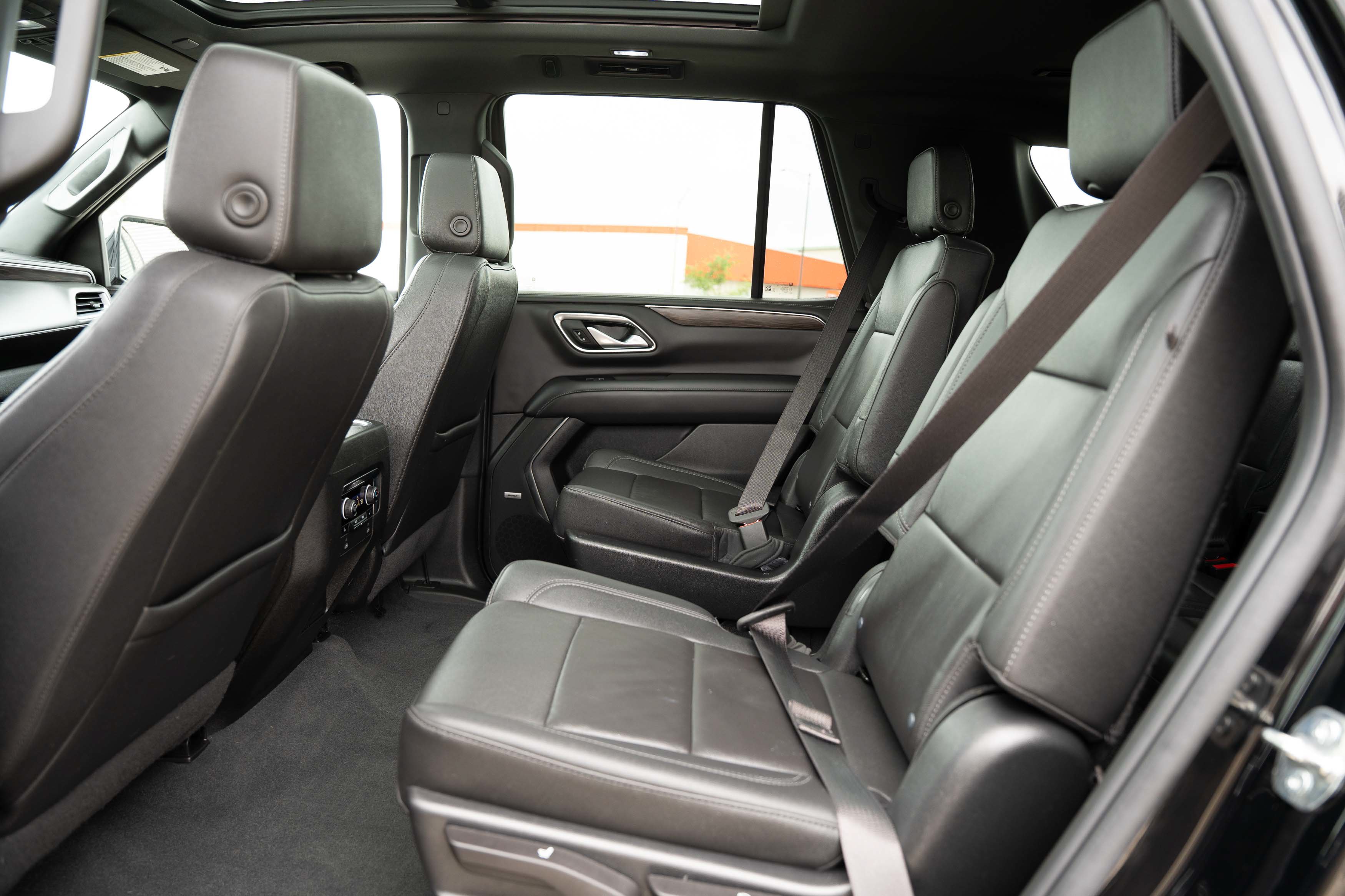 Used 2022 Chevrolet Tahoe Z71 w/ Luxury Package AWD/4WD image 23