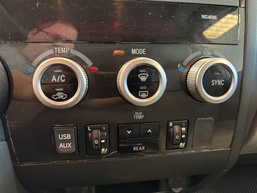 Used 2018 Toyota Sequoia Platinum AWD/4WD image 22
