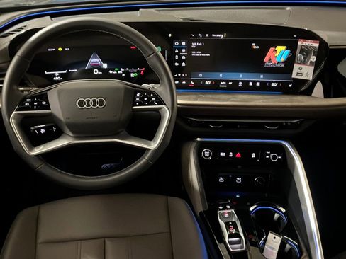 Used 2025 Audi Q5 2.0T Premium w/ Convenience Package image 20