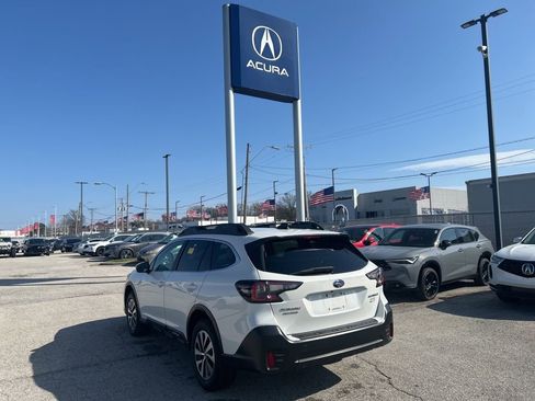 Used 2020 Subaru Outback Premium image 7